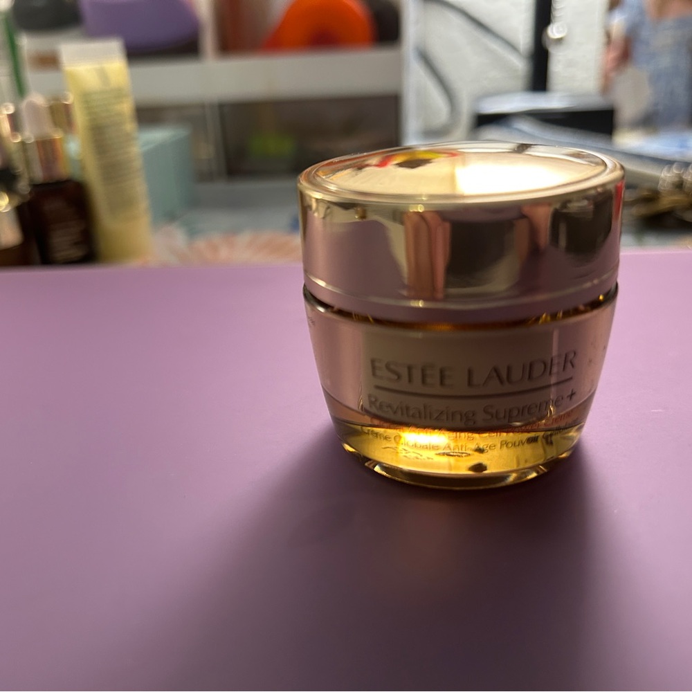 Estee Lauder Revitalizing Supreme+ Moisturizer - Gold and Pink